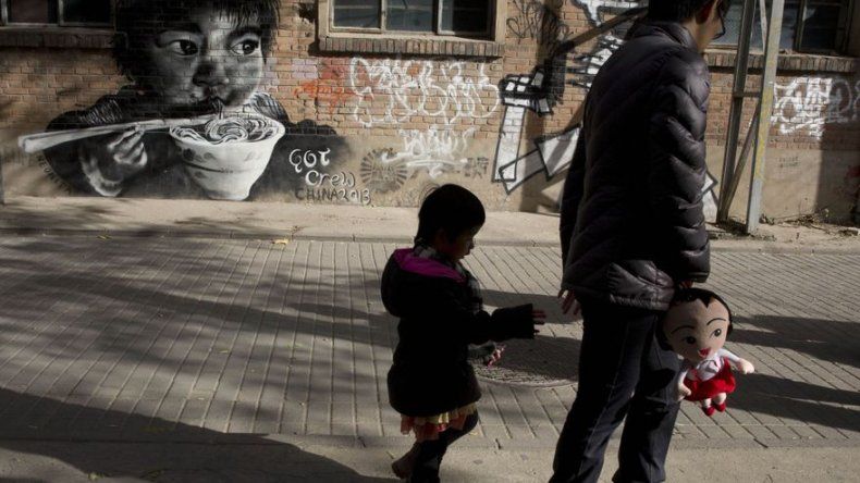 China flexibiliza política de un solo hijo