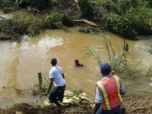 Tubería rota en Espinar afecta suministro de agua en sectores de Colón