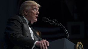 Expertos jurídicos aconsejan a Trump que deje de tuitear