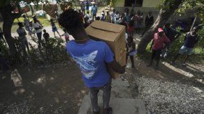 Hospitales siguen recibiendo a heridos en el sismo de Haití