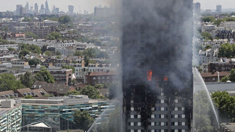 May, profundamente entristecida por la pérdida de vidas en el incendio