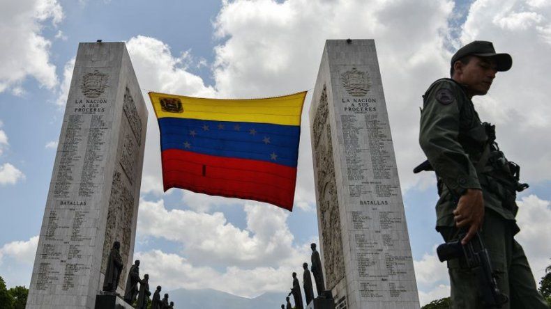 El Kremlin niega haber informado a EEUU de retirada de personal de Venezuela