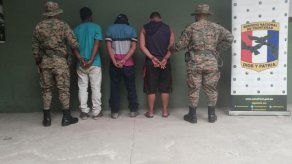Tres panameños detenidos en Darién por tráfico de migrantes cubanos Tres panameños detenidos en Darién por tráfico de migrantes cubanos