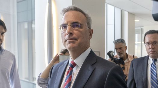 Pat Cipollone resistió enérgicamente los esfuerzos para deshacer el resultado de la votación y dijo que no creía que hubiera suficiente fraude como para haber afectado el resultado de la contienda ganada por el demócrata Joe Biden.