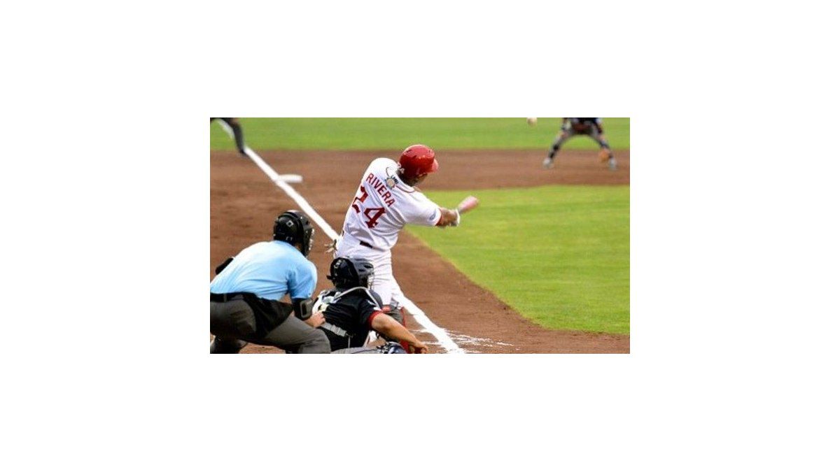 Panameño Rubén Rivera decide triunfo de los Diablos Rojos en México