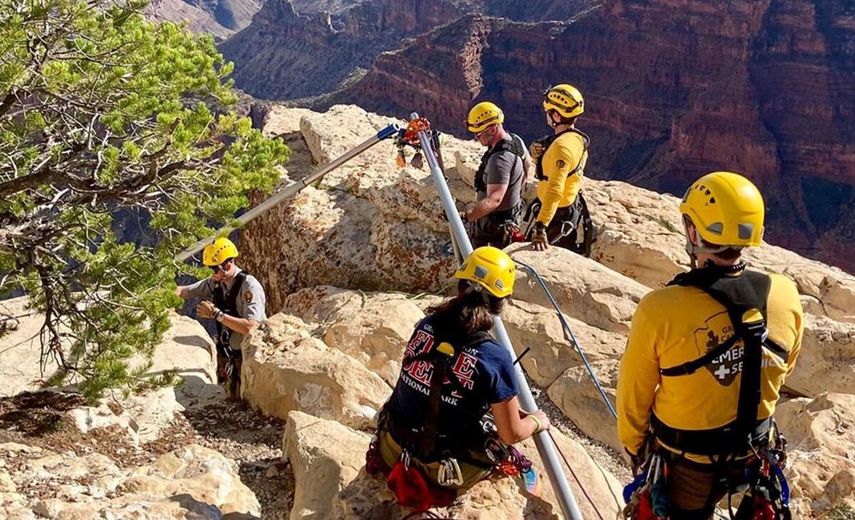El Servicio de Parques Nacionales y la oficina del médico forense del Condado Coconino investigan el incidente.