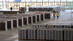 Consejo Electoral de Ecuador comienza distribución del material para comicios