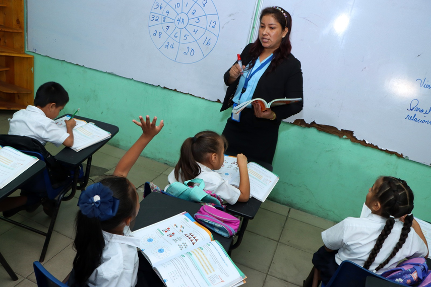 Padres de familia desean que docentes vuelvan nuevamente a dar clases presencial Padres de familia desean que docentes vuelvan nuevamente a dar clases presencial
