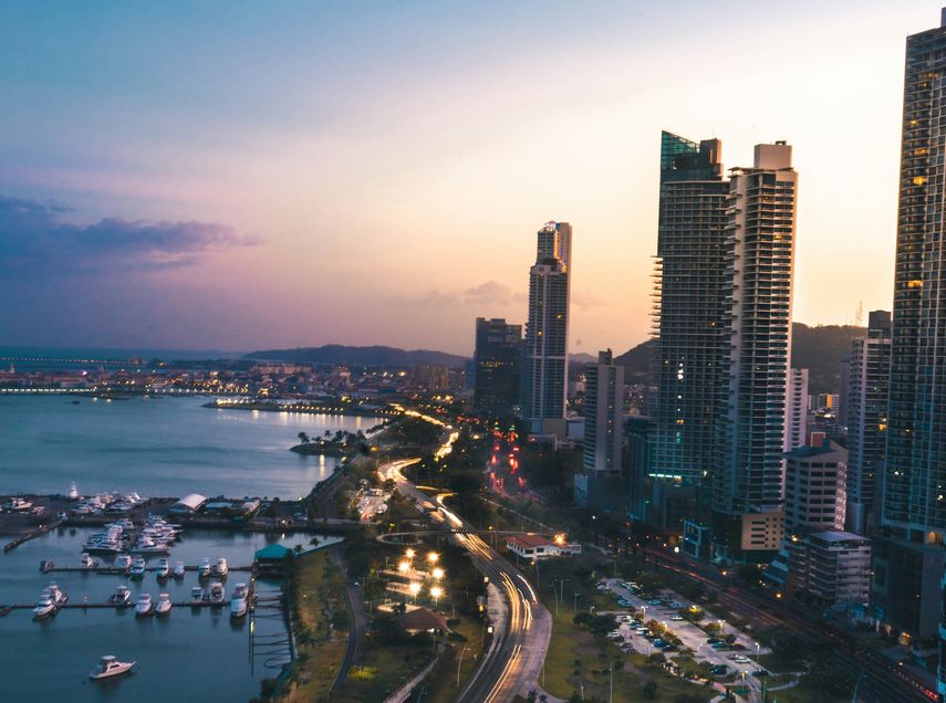 Gobierno de Panamá contrata firma de abogados para representar al país en arbitraje con Sacyr S.A.