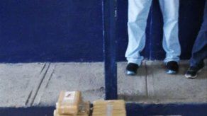 Decomisan droga enterrada en un lote baldío en Tataré y en un taxi