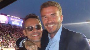 Marc Anthony sorprende con foto de su hijo junto a Beckham