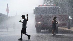 Se mantiene la ola de calor en el suroeste de EEUU por un frente africano