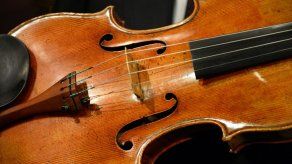 Violinista olvida Stradivarius de más de 2