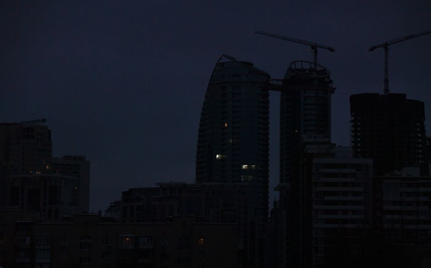 Vista de Kiev durante un apagón parcial en la capital de Ucrania.