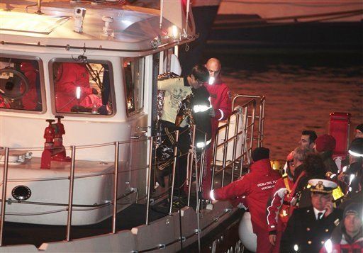 Hallan 3er sobreviviente en crucero encallado en Italia