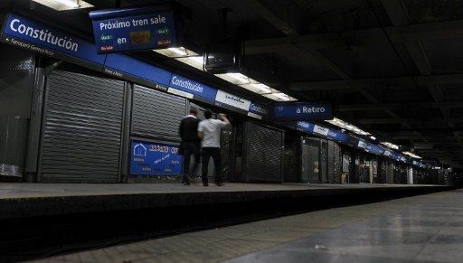 Vuelve a funcionar metro de Buenos Aires tras huelga de 10 días