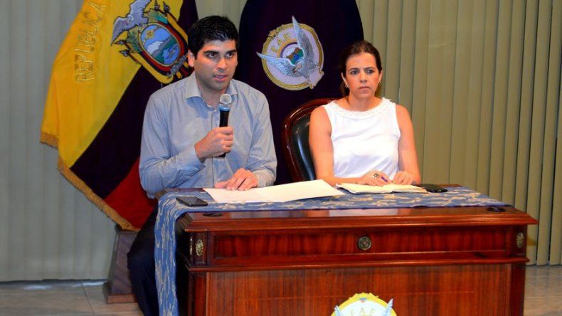 Vicepresidente y ministra de Interior de Ecuador viajan a Bogotá por atentado