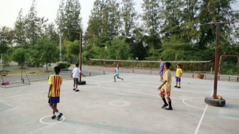 Bangkok: La casa-escuela para niños con sida que no entiende de estigmas