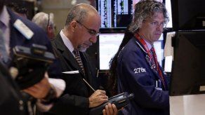 Wall Street cierra con nuevo récord al alza