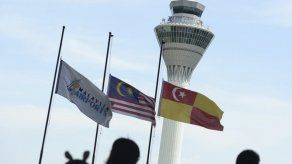 Familias del Vuelo 17 de Malaysa Airlines no volarán todavía a Ucrania