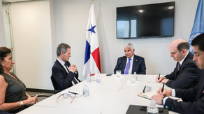 Importante naviera global busca establecer terminal en Panamá, según autoridades.