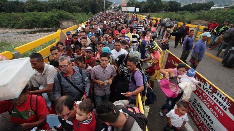 Venezolanos sienten leve respiro con reapertura de frontera con Colombia