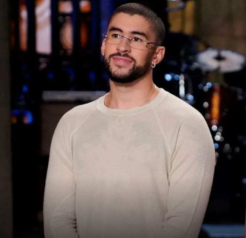 Bad Bunny se hace diminuto por un día alado de este hombre