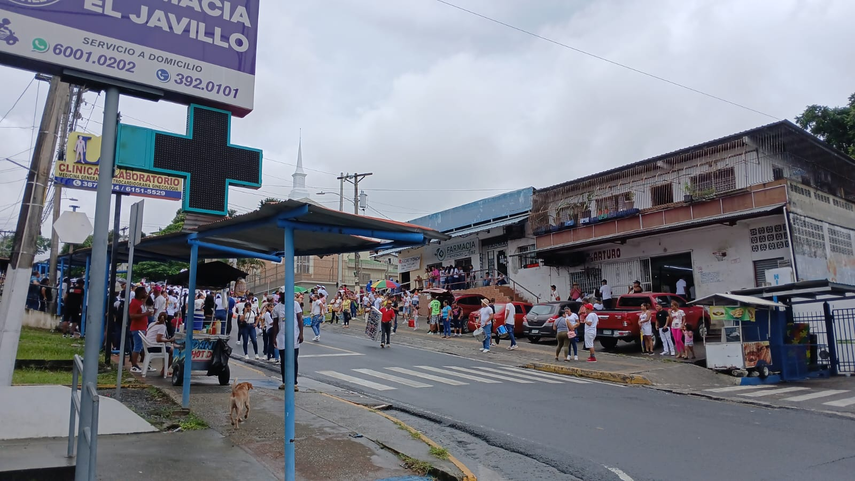 MiBus aplica desvíos por desfile de bandas en Veranillo.