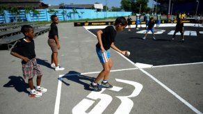 Béisbol callejero cubano