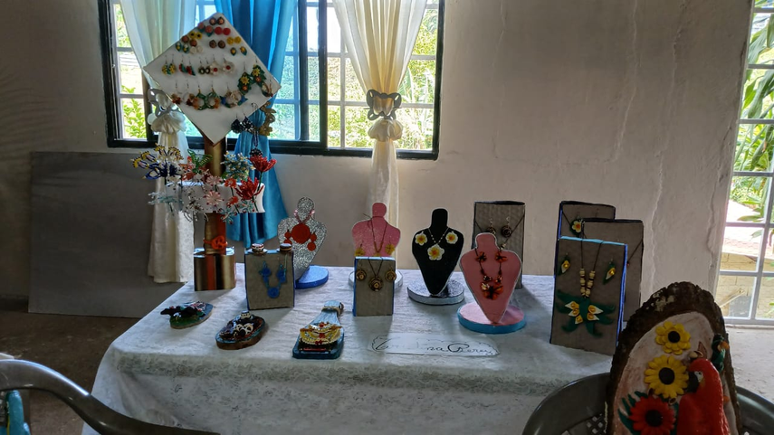 Residentes de Arraiján culminan con éxito el curso de artesanías con el apoyo del MIDES y el INADEH.