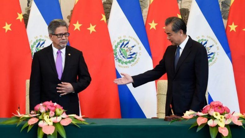 El Salvador y China analizan compromisos para establecer cooperación