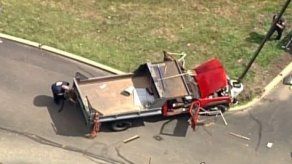 Conductor embiste camión contra reja del FBI en Pittsburgh