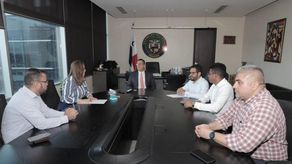Presentación  grupo de activistas profamilia y provida de la iniciativa&nbsp; ante la Dirección de Participación Ciudadana de la Asamblea Nacional.