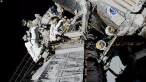 Primera salida espacial de dos mujeres