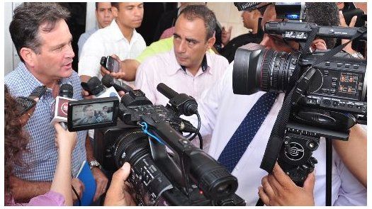 Navarro califica conflicto Martinelli-Varela como una vergüenza
