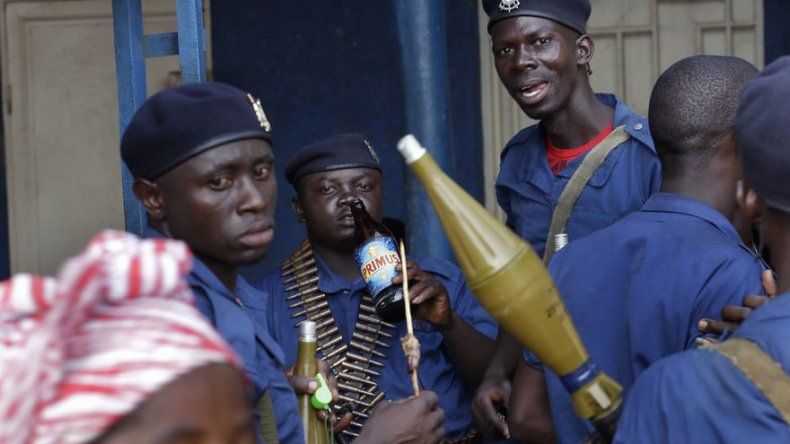 Presidente de Burundi regresa a capital tras golpe frustrado