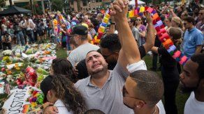 Masacre de Orlando une a latinos y comunidad LGBT