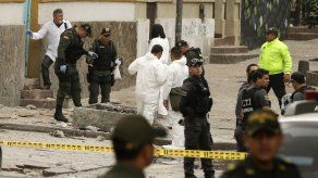 Muere uno de los policías heridos en explosión en Bogotá