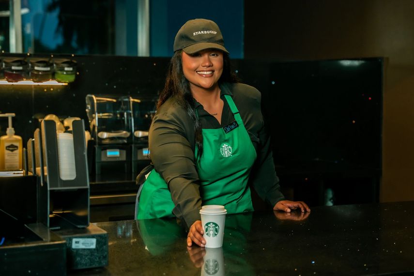 En los últimos diez años, Starbucks Panamá se ha expandido a más de 19 tiendas en todo el país. En los últimos diez años, Starbucks Panamá se ha expandido a más de 19 tiendas en todo el país.