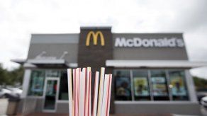 McDonalds cambia a carrizos de papel en Gran Bretaña e Irlanda