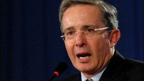 Vinculan a hijos Uribe con almacén sospechoso de lavado