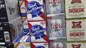 Pabst dice que MillerCoors trata de sacarla del mercado