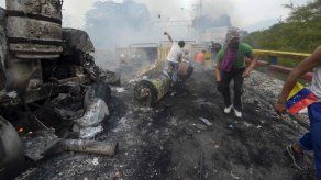 Guaidó se aferra a la presión internacional ante frustrado paso de ayuda a Venezuela