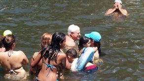 Martinelli se escapa de la rutina y disfruta los carnavales en Río Hato