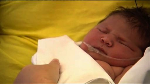 A la bebé más grande de España no le cabe la ropa, dice su padre