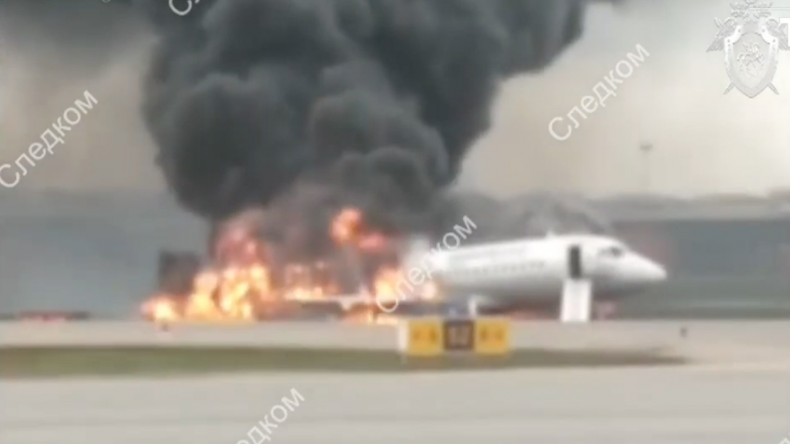 Las autoridades confirman 41 muertos en el avión accidentado en Rusia