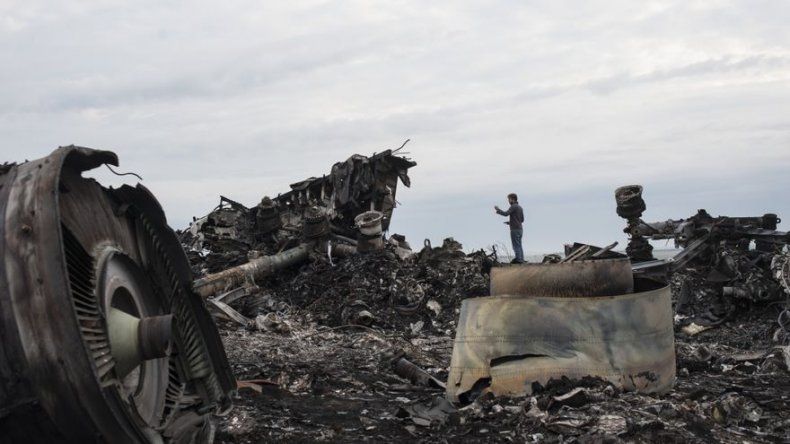 Ucrania: Intentan asegurar sitio donde cayó avión
