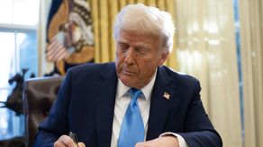 Trump firma decreto para sacar a EEUU del Consejo de Derechos Humanos de la ONU.