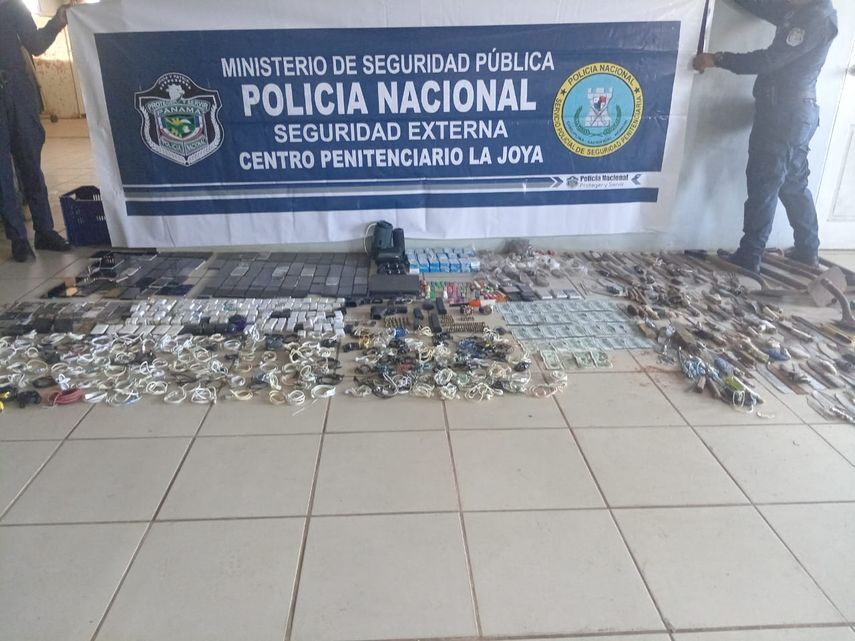 Policía Nacional. Decomiso en La Cárcel La Joya