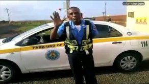 Inspector de ATTT llama idiota a conductor y éste logró grabarlo